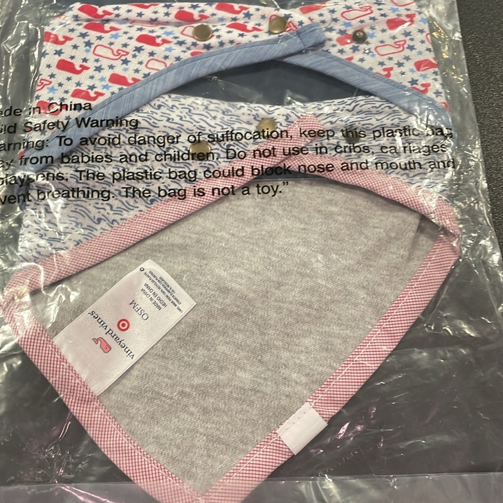 VINEYARD VINES TARGET Set of 2 Muslin Bandana Bibs Whales Stars Waves NWT - Picture 2 of 3